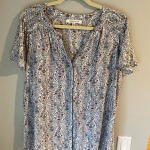 Rose + Olive blouse size 1X floral top
